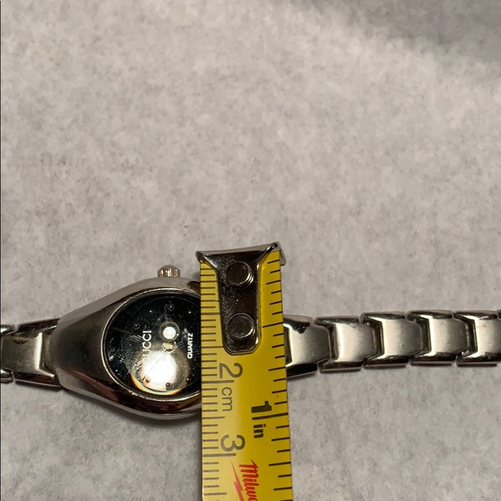 Gucci Vintage watch preloved GVC - Picture 8 of 11